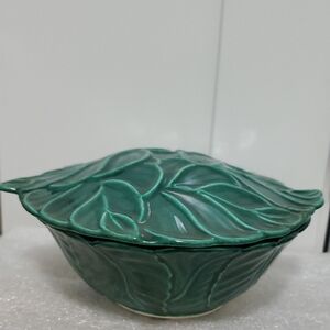 Vintage California USA Pottery No 333 Jade Green Dish with Lid. Poinsetta Design